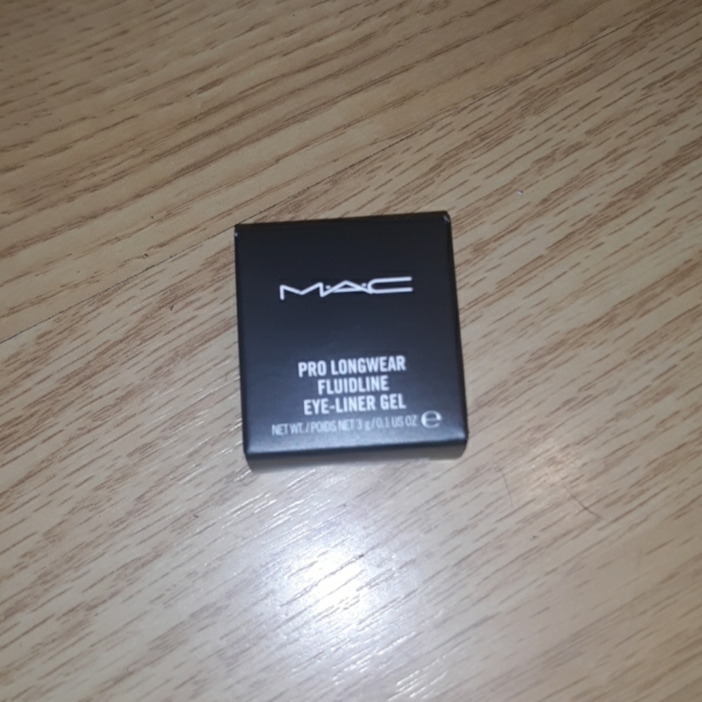 MAC Pro Longwear Fluidline Eye Liner Gel
